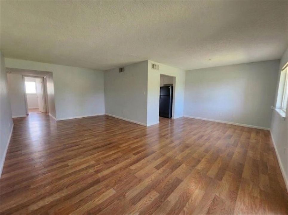 Active With Contract: $126,000 (3 beds, 2 baths, 1304 Square Feet)