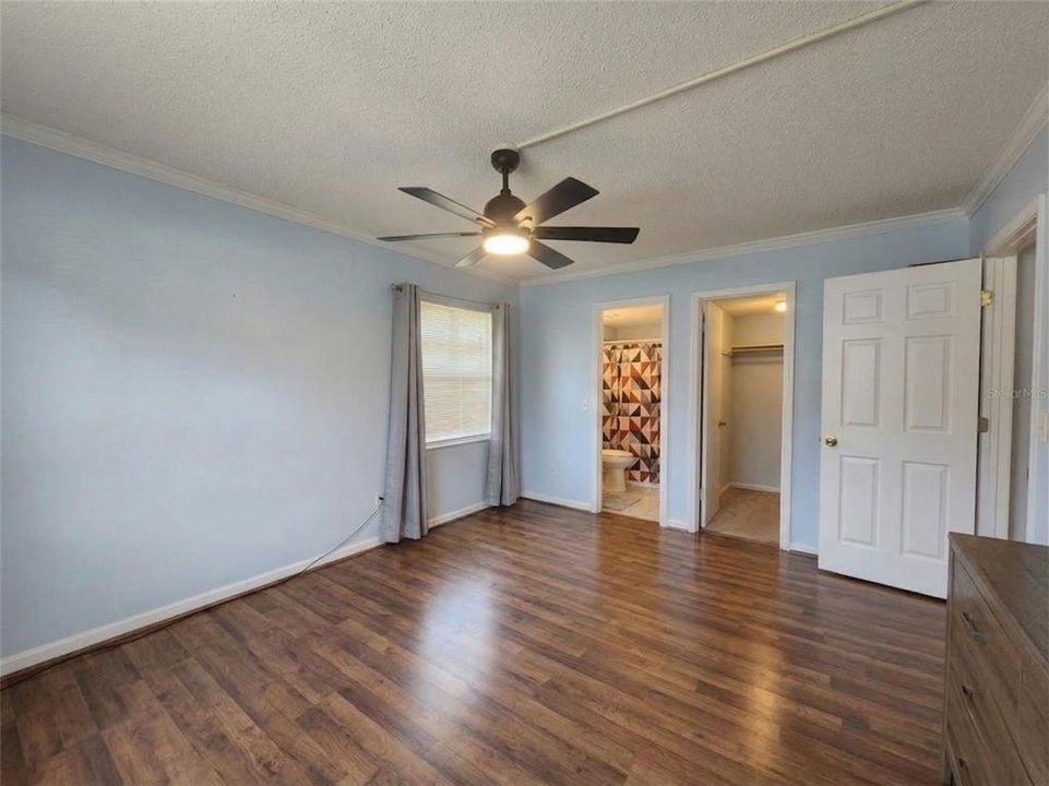 Active With Contract: $126,000 (3 beds, 2 baths, 1304 Square Feet)