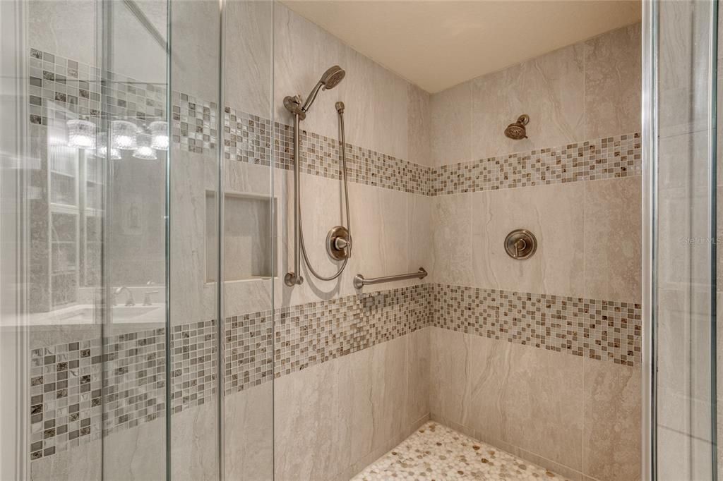 待售: $983,241 (3 贝兹, 3 浴室, 2570 平方英尺)