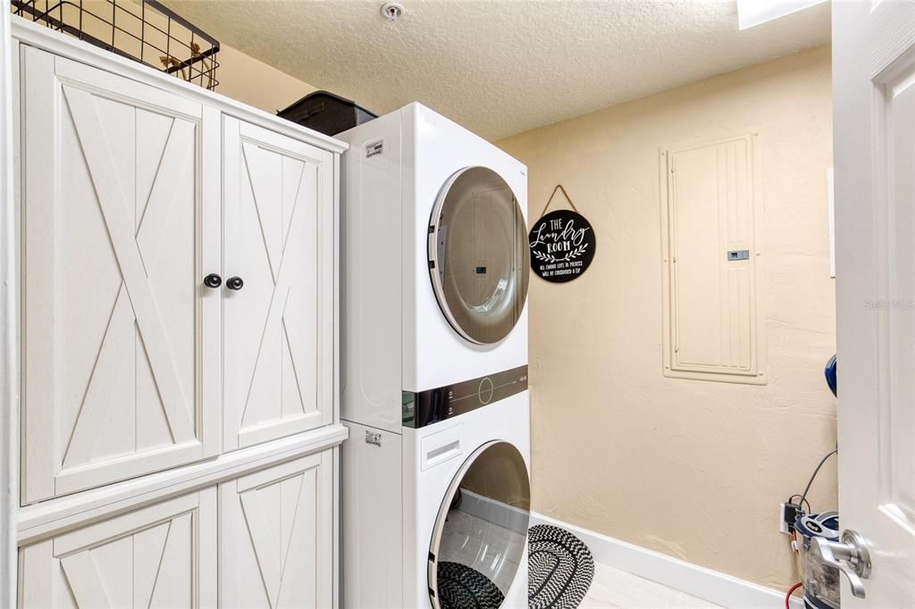 待售: $983,241 (3 贝兹, 3 浴室, 2570 平方英尺)