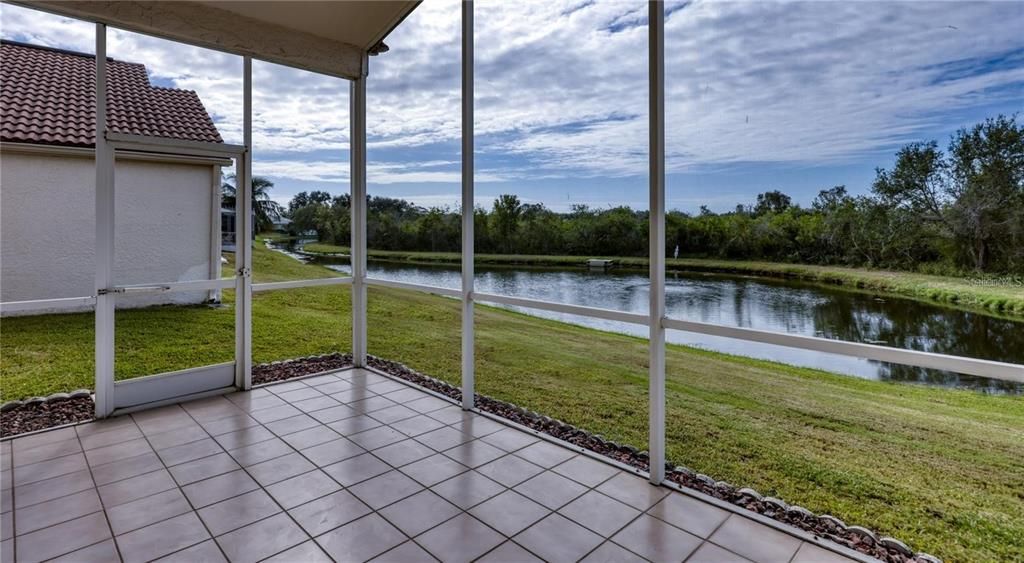 На продажу: $349,000 (2 спален, 2 ванн, 1248 Квадратных фут)