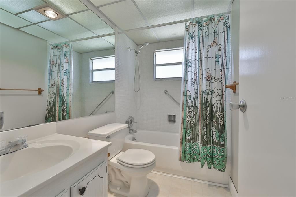 For Sale: $90,000 (2 beds, 2 baths, 960 Square Feet)