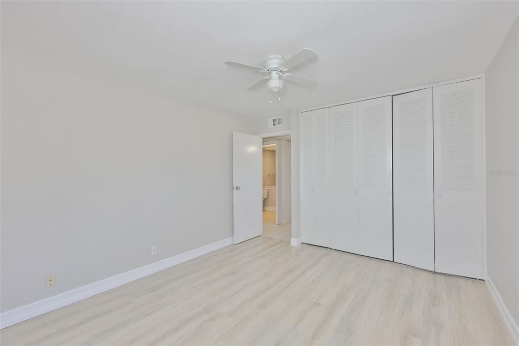 For Sale: $90,000 (2 beds, 2 baths, 960 Square Feet)