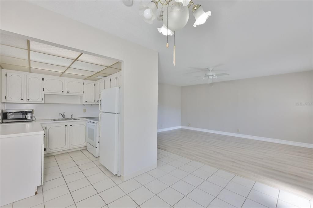 For Sale: $90,000 (2 beds, 2 baths, 960 Square Feet)