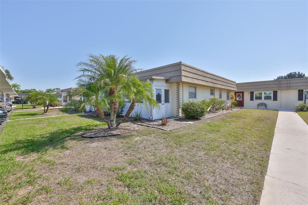 For Sale: $90,000 (2 beds, 2 baths, 960 Square Feet)