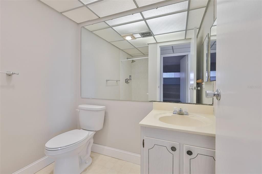 For Sale: $90,000 (2 beds, 2 baths, 960 Square Feet)