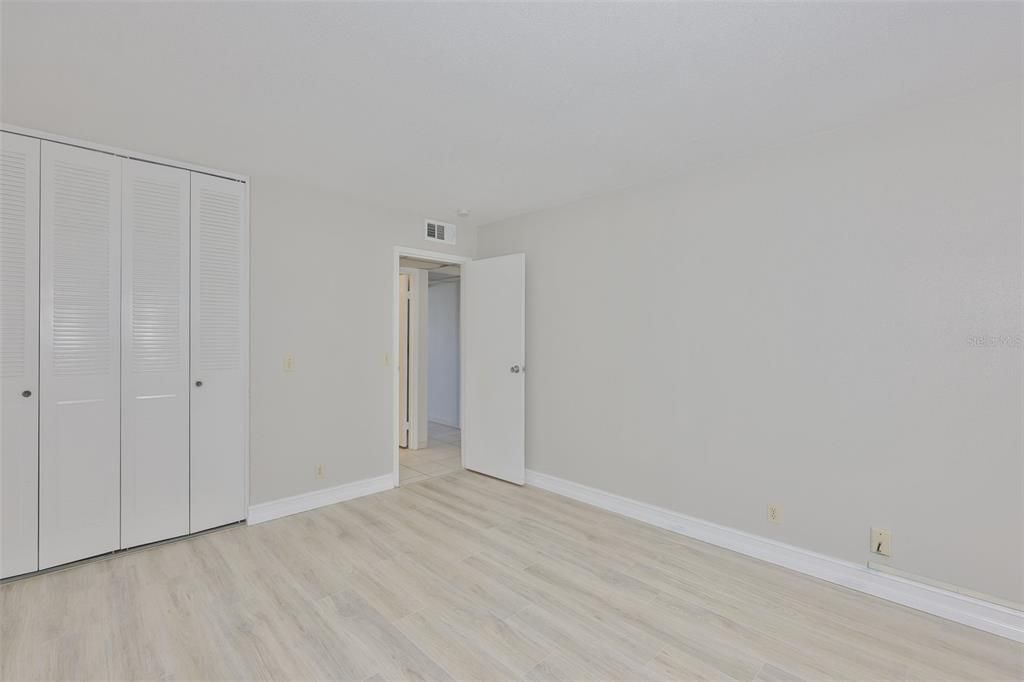 For Sale: $90,000 (2 beds, 2 baths, 960 Square Feet)