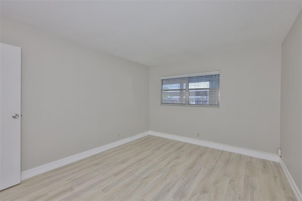 For Sale: $90,000 (2 beds, 2 baths, 960 Square Feet)