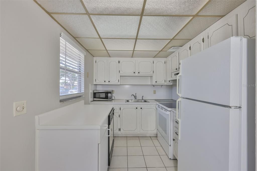 For Sale: $90,000 (2 beds, 2 baths, 960 Square Feet)