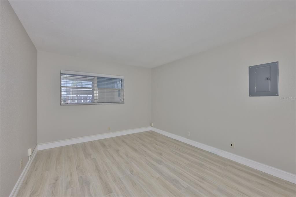 For Sale: $90,000 (2 beds, 2 baths, 960 Square Feet)