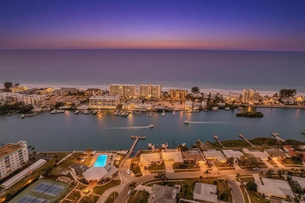 На продажу: $1,599,000 (3 спален, 3 ванн, 1898 Квадратных фут)