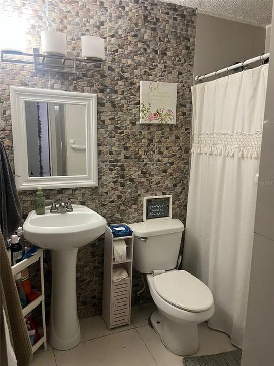 Под контрактом: $149,000 (2 спален, 1 ванн, 0 Квадратных фут)