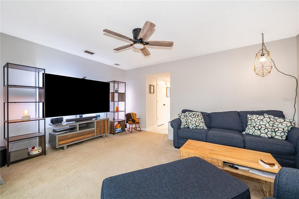 For Sale: $181,000 (2 beds, 2 baths, 1152 Square Feet)