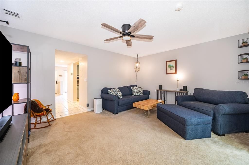 For Sale: $181,000 (2 beds, 2 baths, 1152 Square Feet)