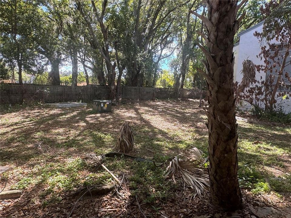 合同活跃: $65,900 (3 贝兹, 2 浴室, 1198 平方英尺)