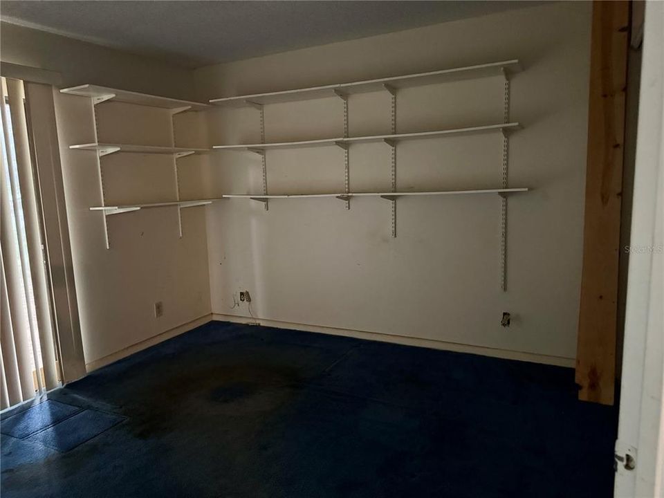 合同活跃: $65,900 (3 贝兹, 2 浴室, 1198 平方英尺)