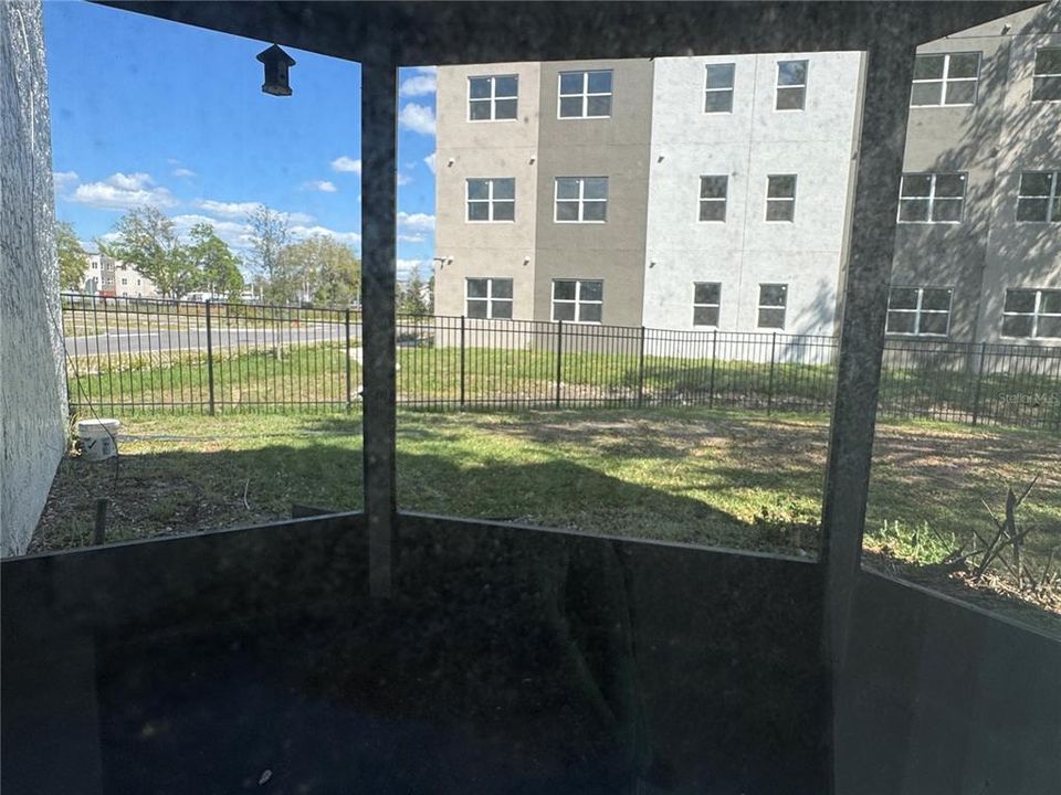 合同活跃: $65,900 (3 贝兹, 2 浴室, 1198 平方英尺)