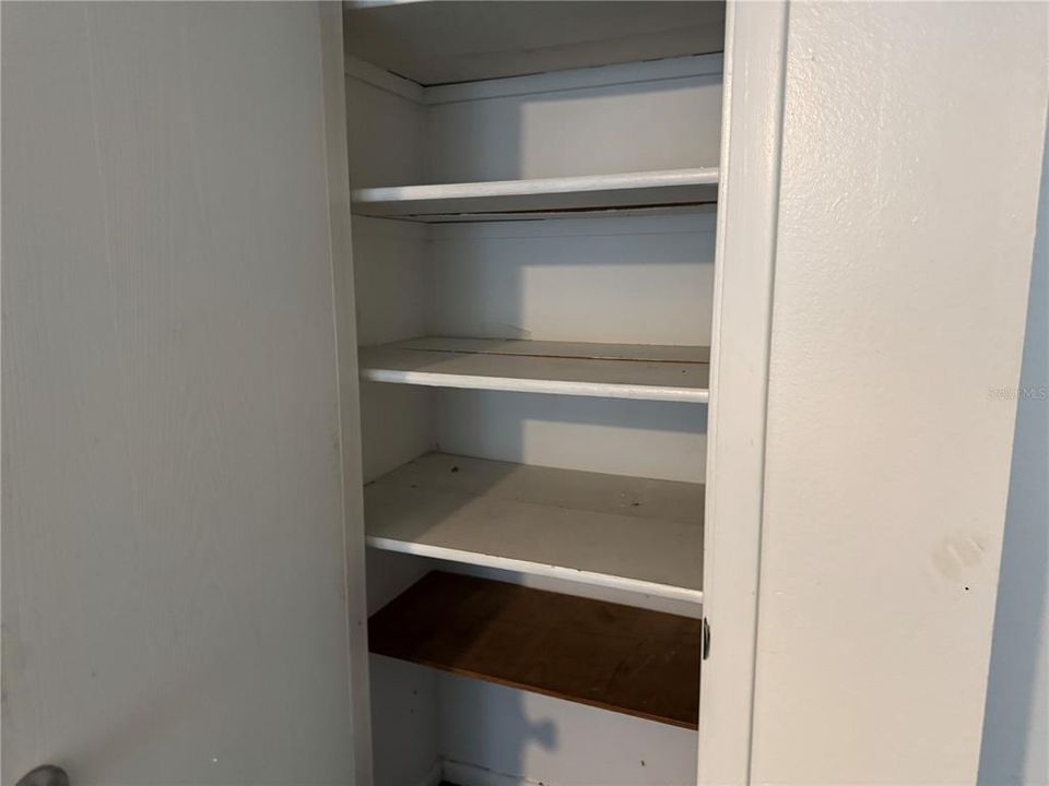 合同活跃: $65,900 (3 贝兹, 2 浴室, 1198 平方英尺)