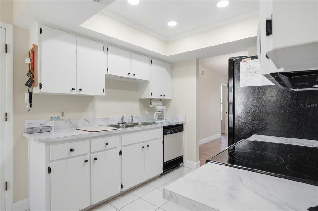 待售: $239,000 (2 贝兹, 2 浴室, 1054 平方英尺)