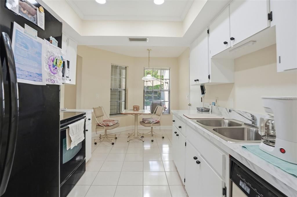 待售: $239,000 (2 贝兹, 2 浴室, 1054 平方英尺)