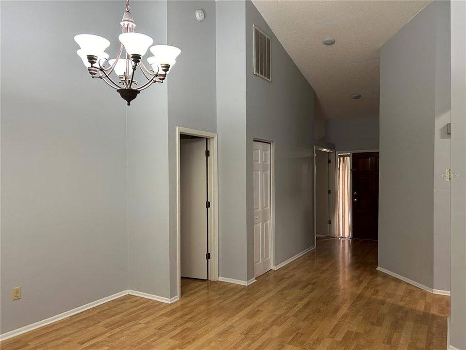 For Rent: $2,600 (3 beds, 2 baths, 1781 Square Feet)