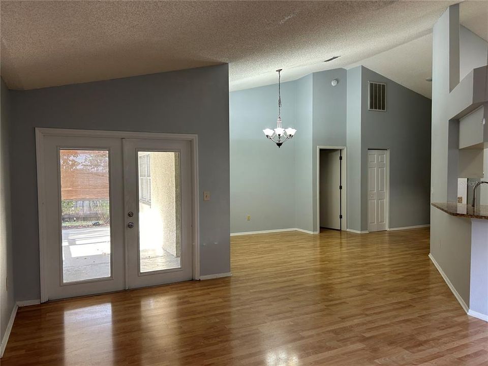 For Rent: $2,600 (3 beds, 2 baths, 1781 Square Feet)