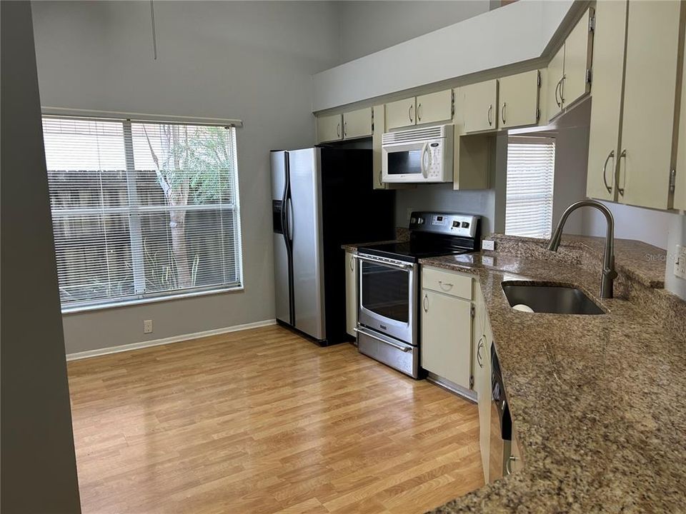 For Rent: $2,600 (3 beds, 2 baths, 1781 Square Feet)