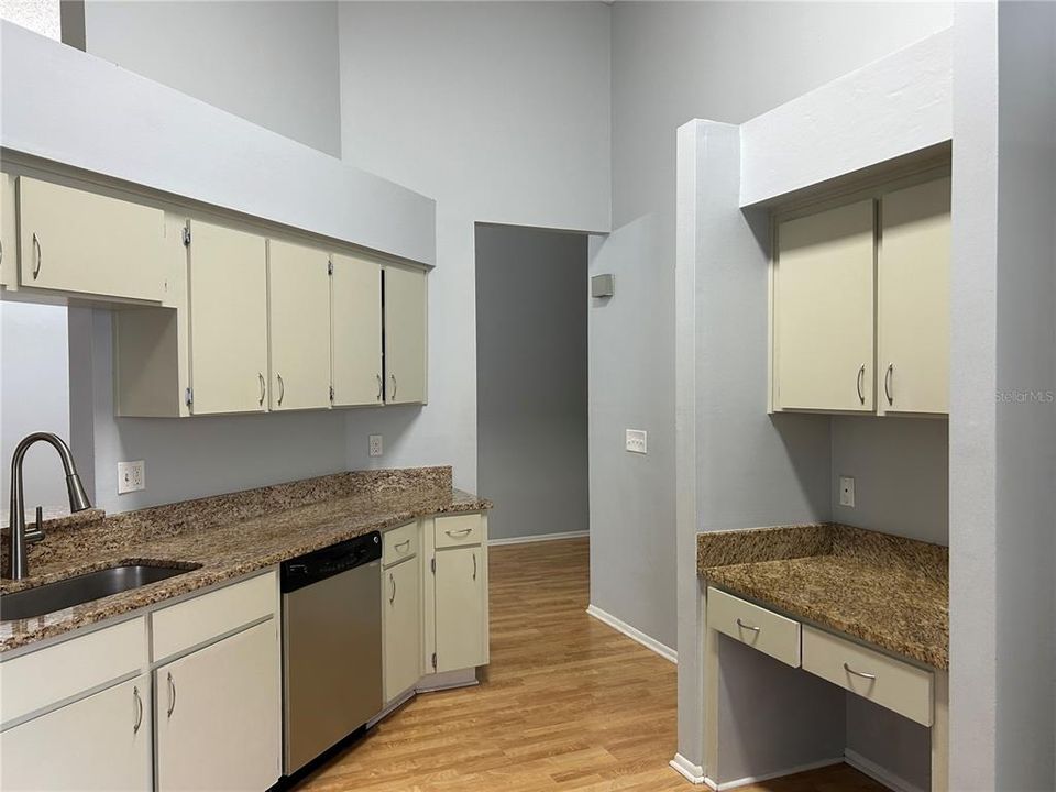 For Rent: $2,600 (3 beds, 2 baths, 1781 Square Feet)