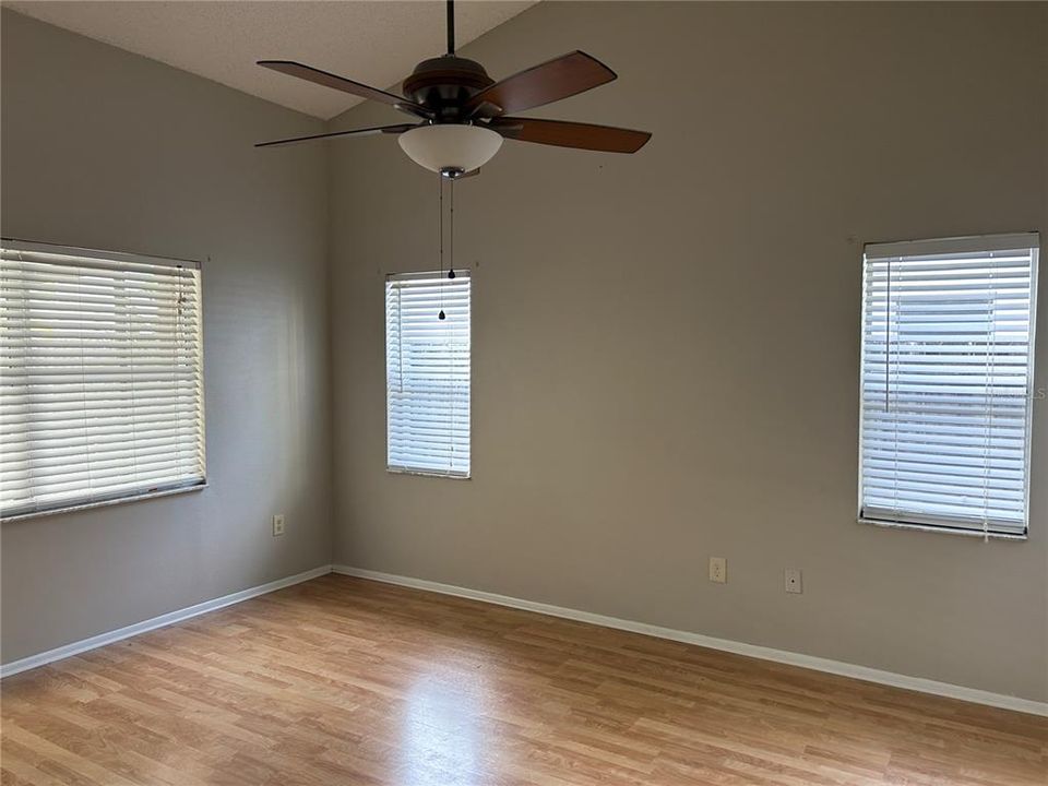 For Rent: $2,600 (3 beds, 2 baths, 1781 Square Feet)