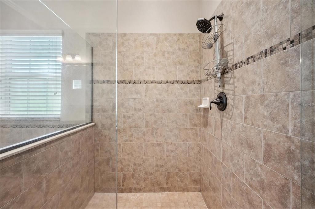 En Venta: $899,990 (5 camas, 4 baños, 4329 Pies cuadrados)