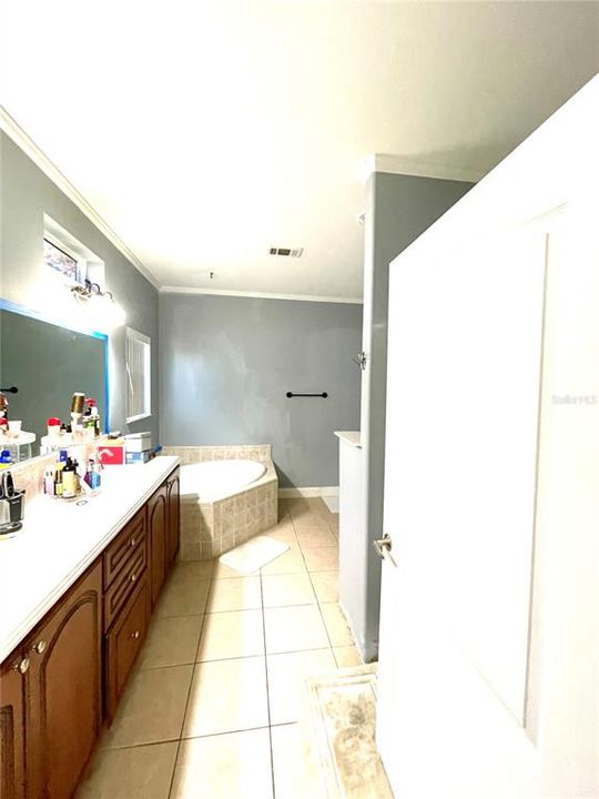 For Sale: $695,000 (3 beds, 2 baths, 1920 Square Feet)