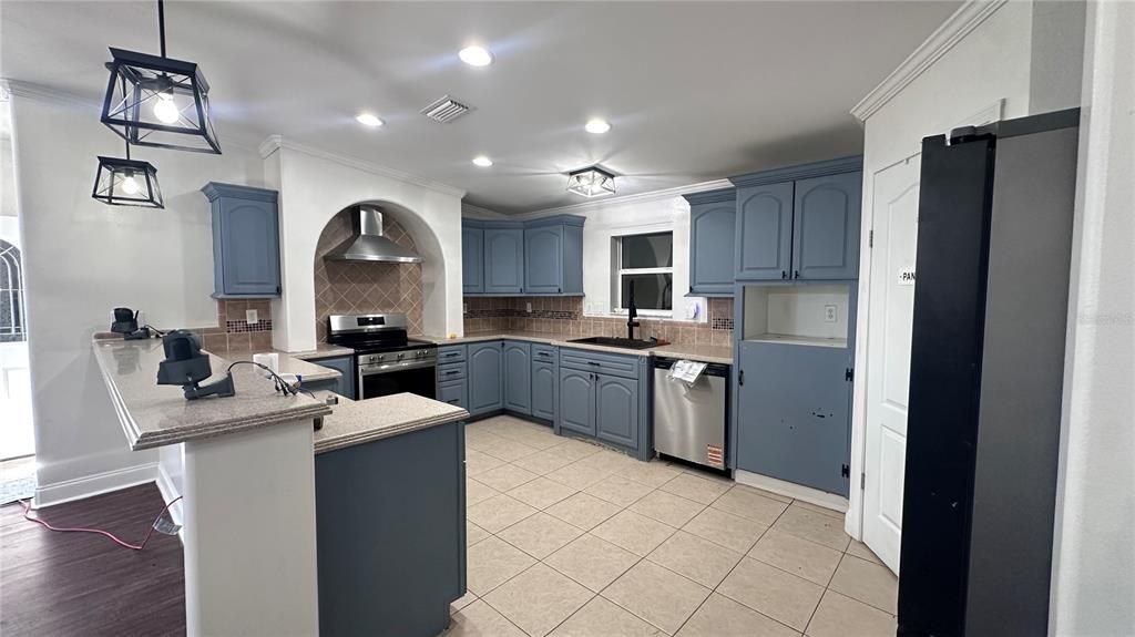 For Sale: $695,000 (3 beds, 2 baths, 1920 Square Feet)