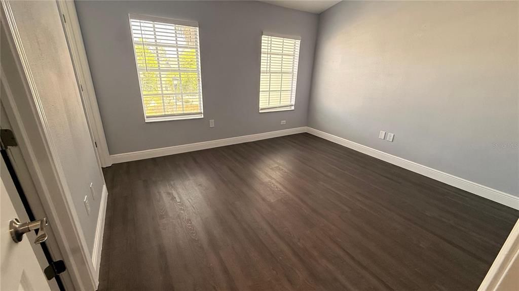 待售: $269,000 (2 贝兹, 2 浴室, 1333 平方英尺)