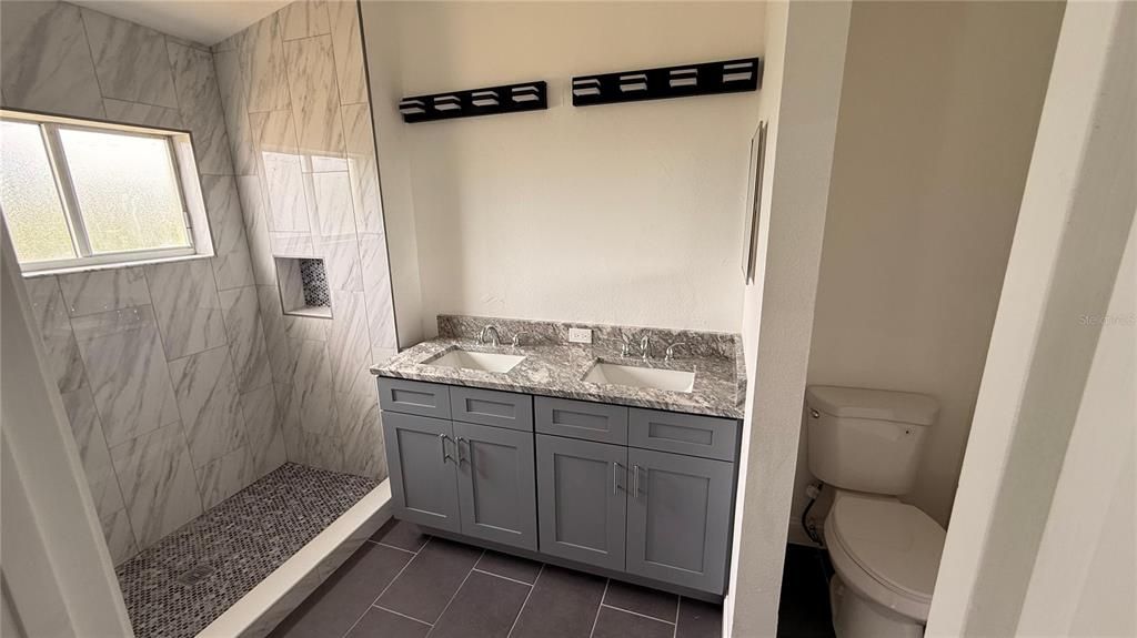 待售: $269,000 (2 贝兹, 2 浴室, 1333 平方英尺)