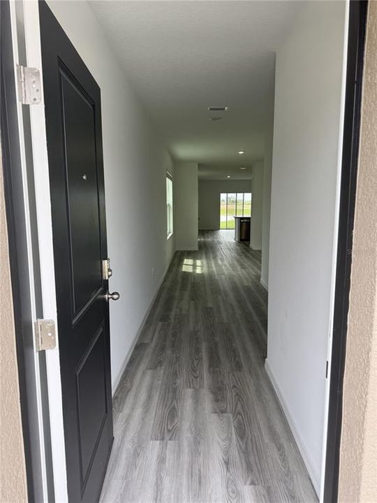 Activo con contrato: $2,350 (3 camas, 2 baños, 1560 Pies cuadrados)