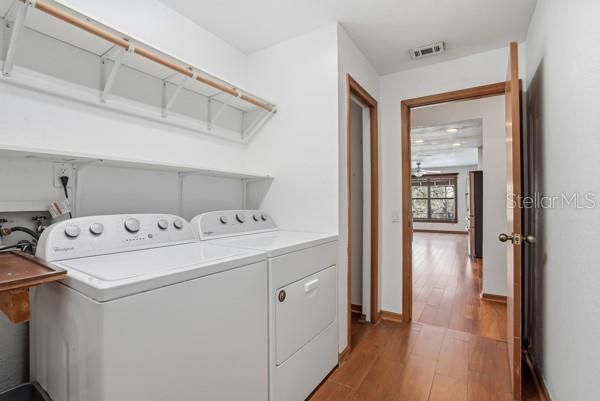 For Sale: $994,500 (3 beds, 2 baths, 1914 Square Feet)