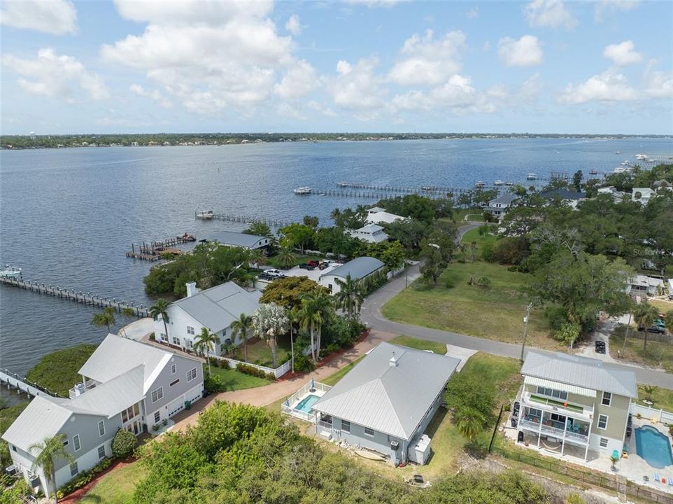 En Venta: $799,900 (3 camas, 3 baños, 2235 Pies cuadrados)