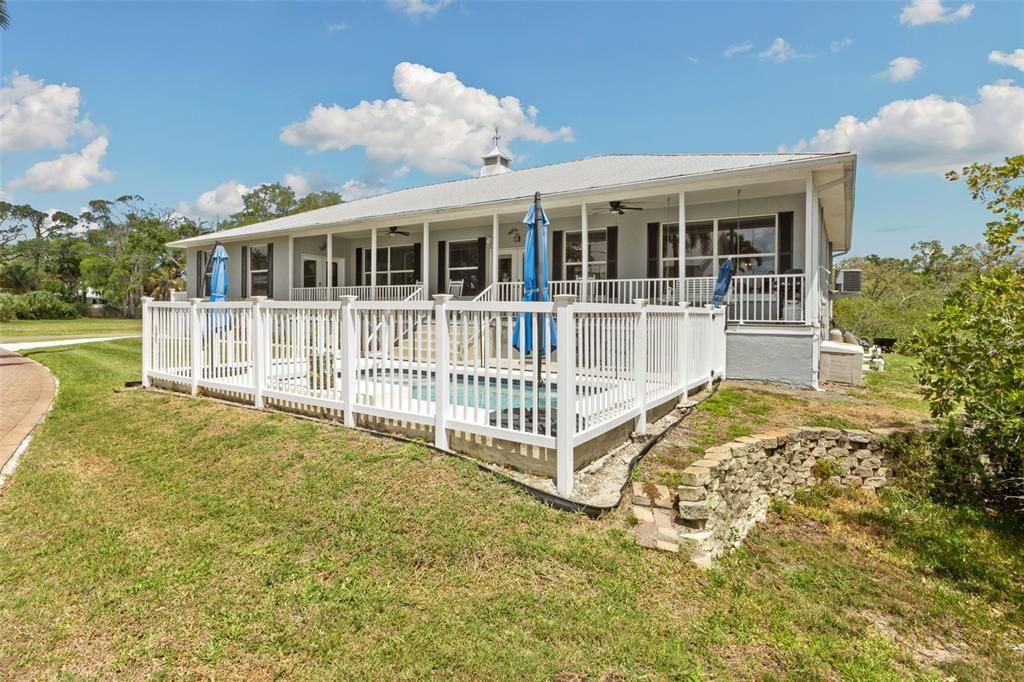 En Venta: $799,900 (3 camas, 3 baños, 2235 Pies cuadrados)