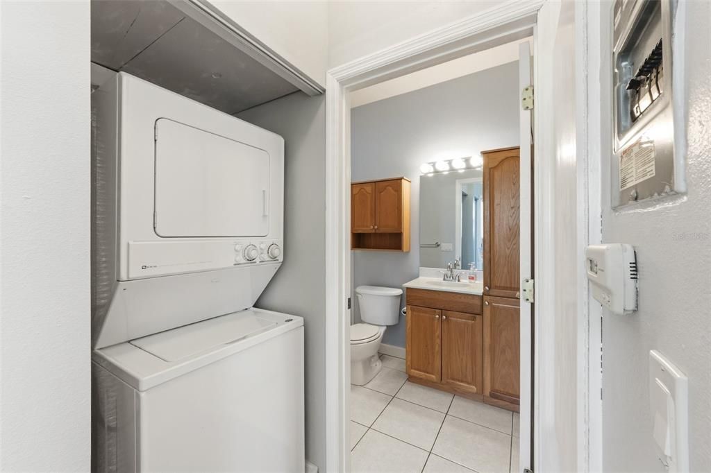 En Venta: $799,900 (3 camas, 3 baños, 2235 Pies cuadrados)