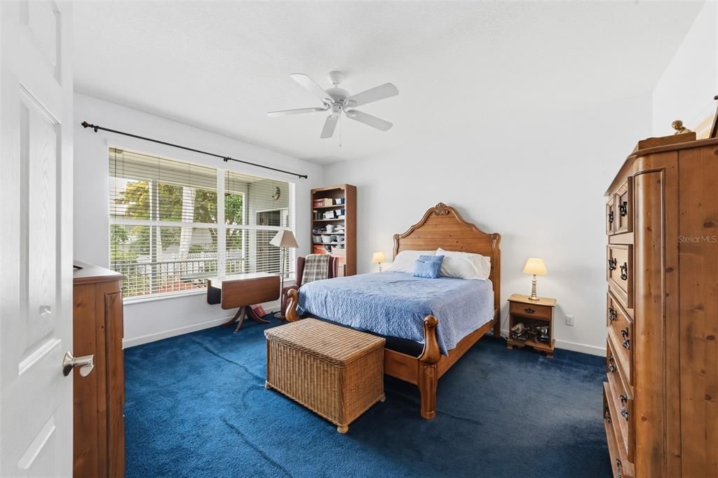 En Venta: $799,900 (3 camas, 3 baños, 2235 Pies cuadrados)