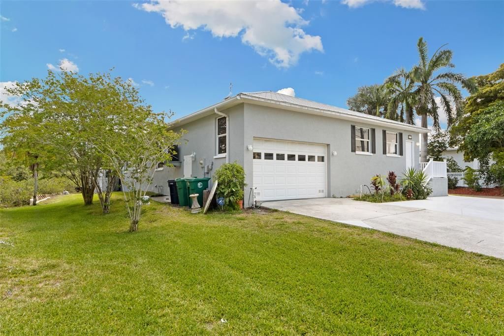 En Venta: $799,900 (3 camas, 3 baños, 2235 Pies cuadrados)