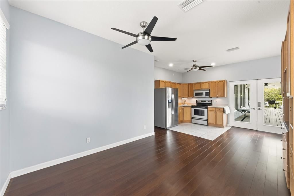 En Venta: $799,900 (3 camas, 3 baños, 2235 Pies cuadrados)