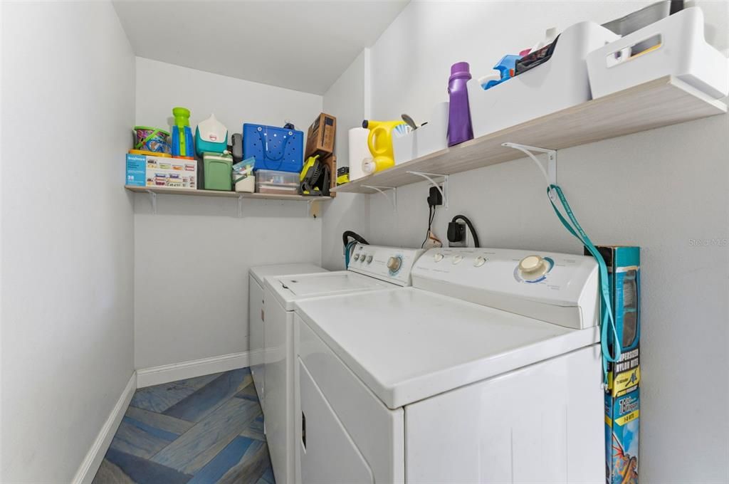 Activo con contrato: $400,000 (3 camas, 2 baños, 1307 Pies cuadrados)