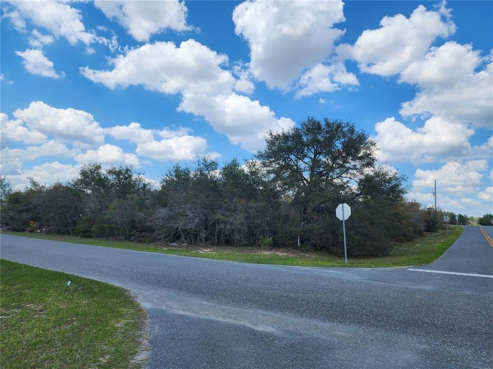 На продажу: $75,900 (0.62 acres)