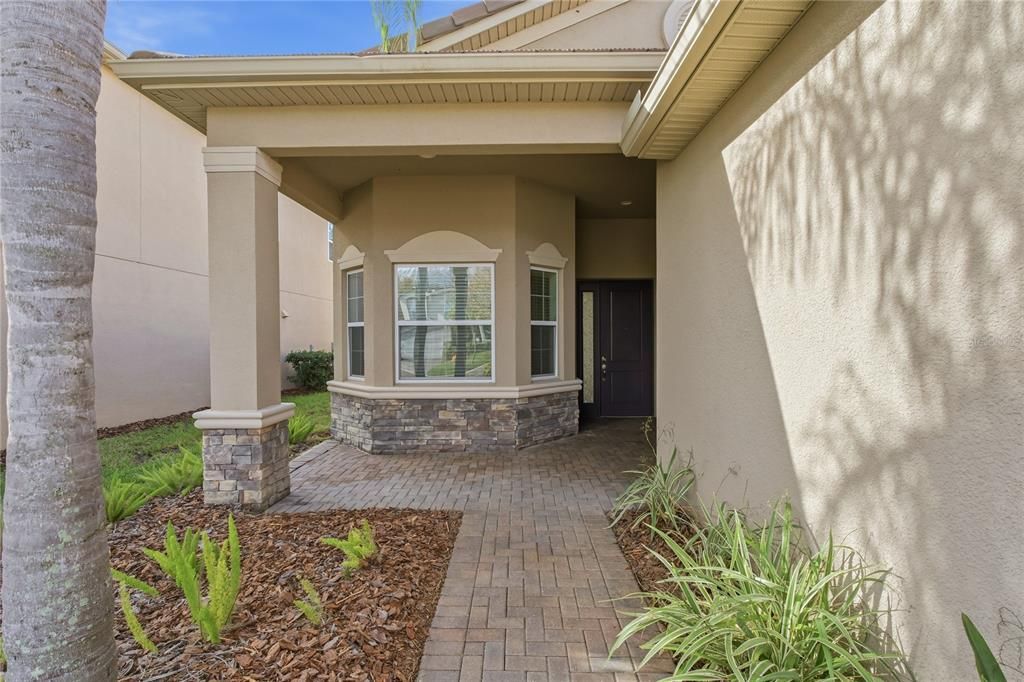 Active With Contract: $2,995 (3 beds, 2 baths, 2072 Square Feet)