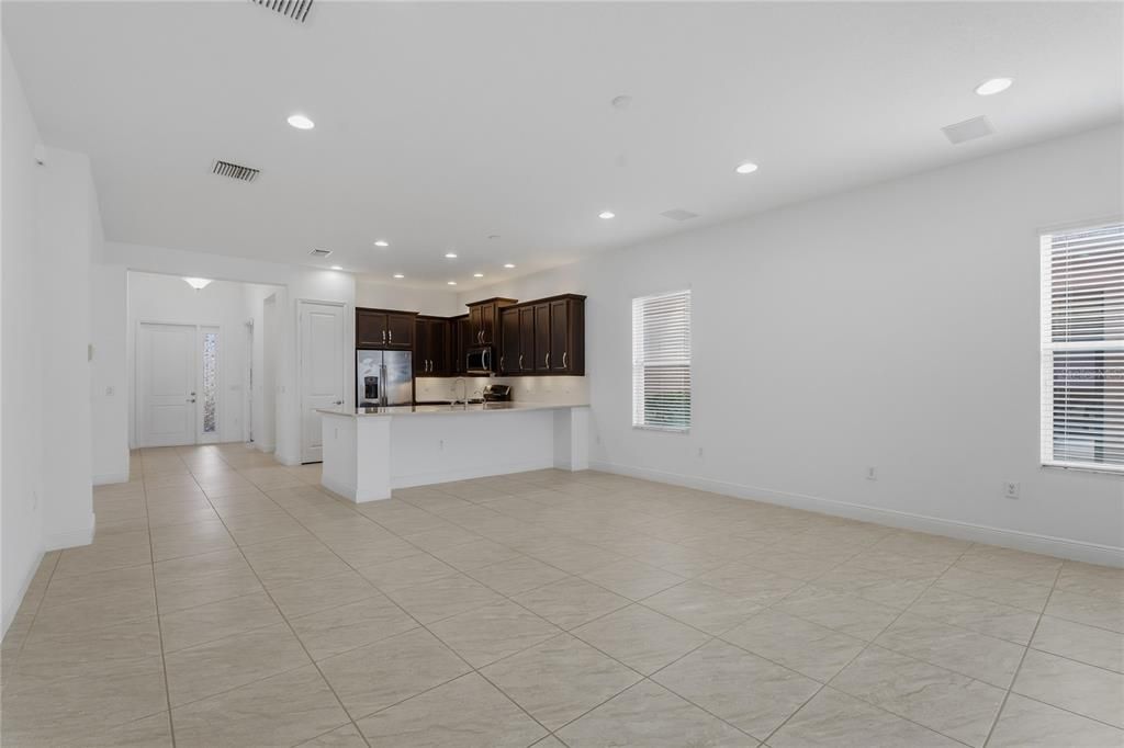 Active With Contract: $2,995 (3 beds, 2 baths, 2072 Square Feet)