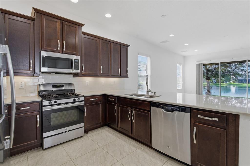 Active With Contract: $2,995 (3 beds, 2 baths, 2072 Square Feet)