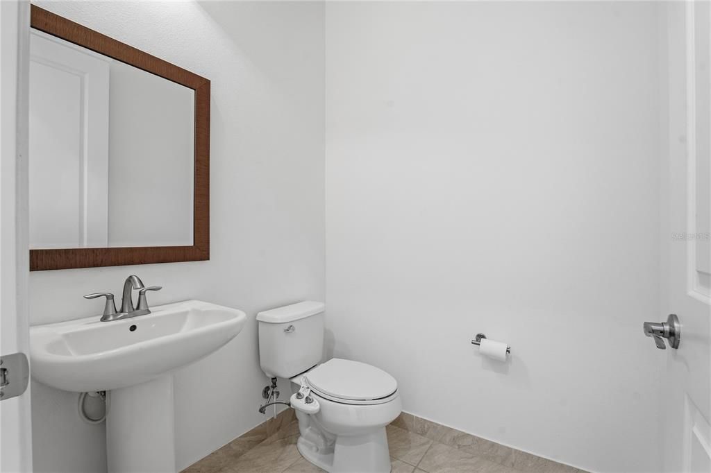 Active With Contract: $2,995 (3 beds, 2 baths, 2072 Square Feet)