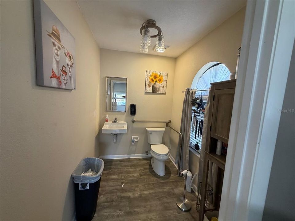 En Venta: $300,000 (0 camas, 0 baños, 1661 Pies cuadrados)