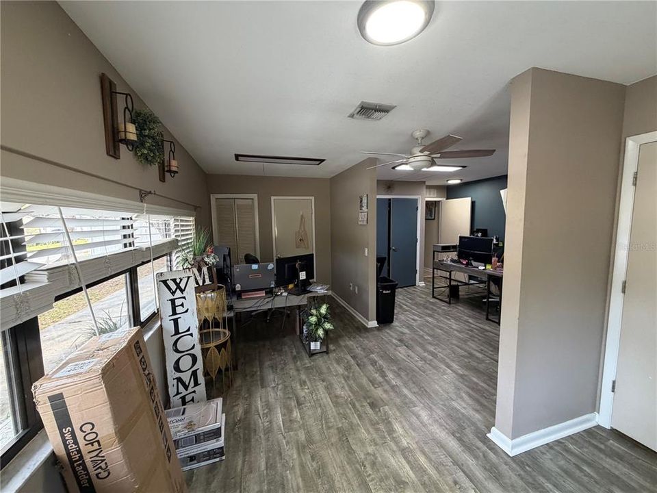 En Venta: $300,000 (0 camas, 0 baños, 1661 Pies cuadrados)